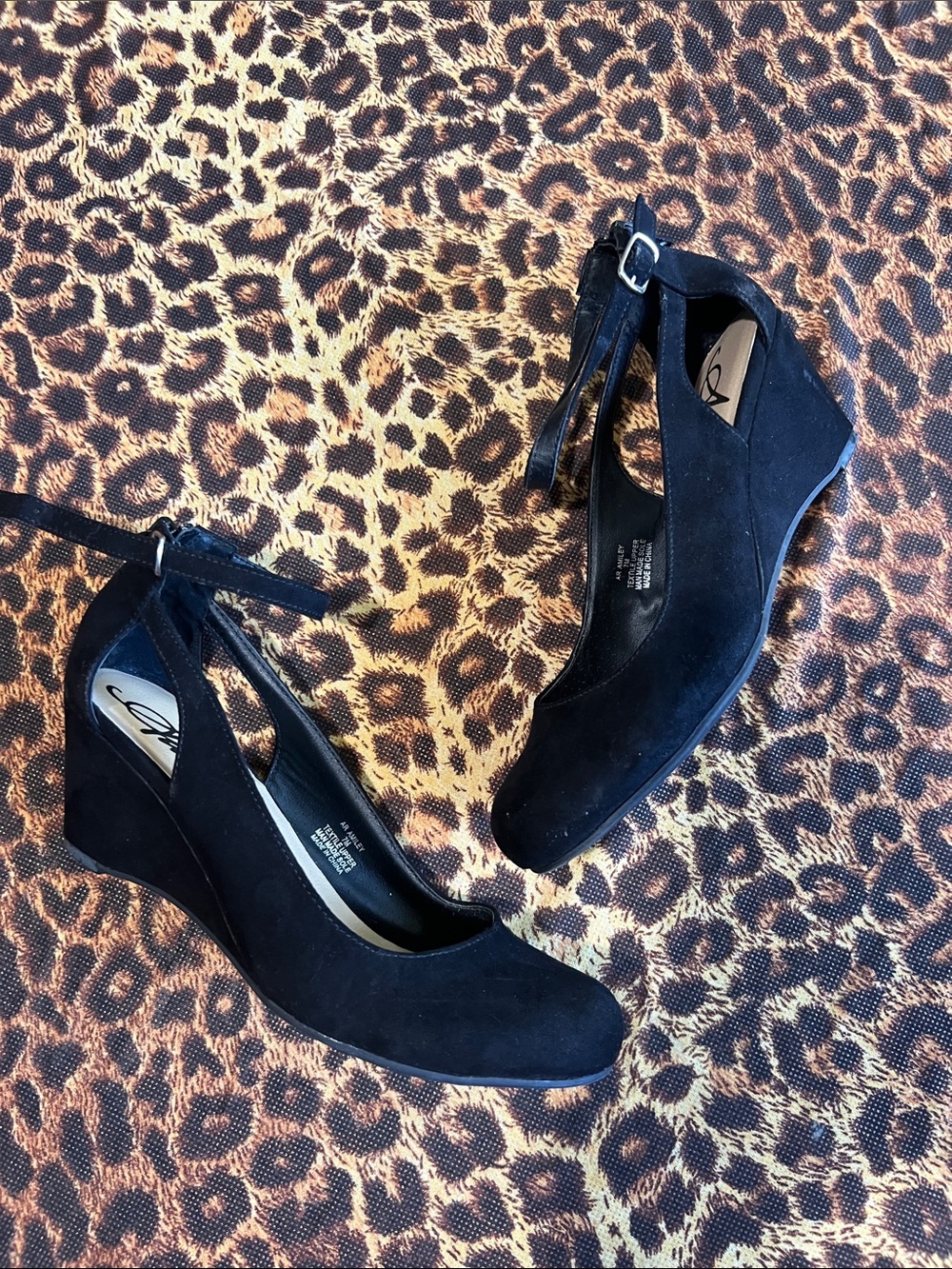 American rag suede heels